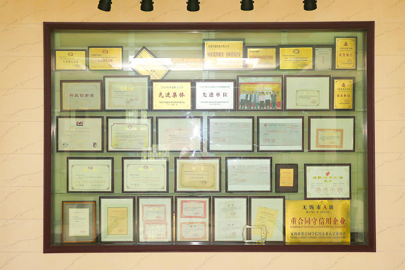 Честь стена